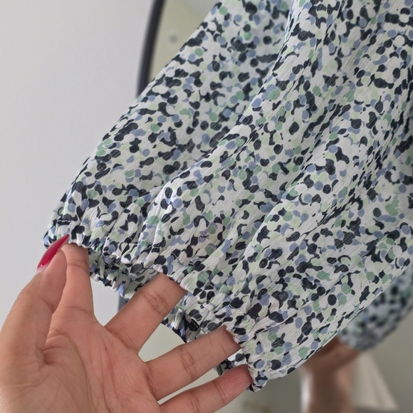 Club Monaco High-Low Easy Midi Wrap Dress in Abstract Polka Dot Print, Size 10 - Picture 11 of 16